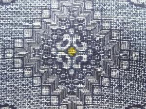 アンティーク　華紋織り出し本場正藍泥染大島紬着物(割り込み絣)